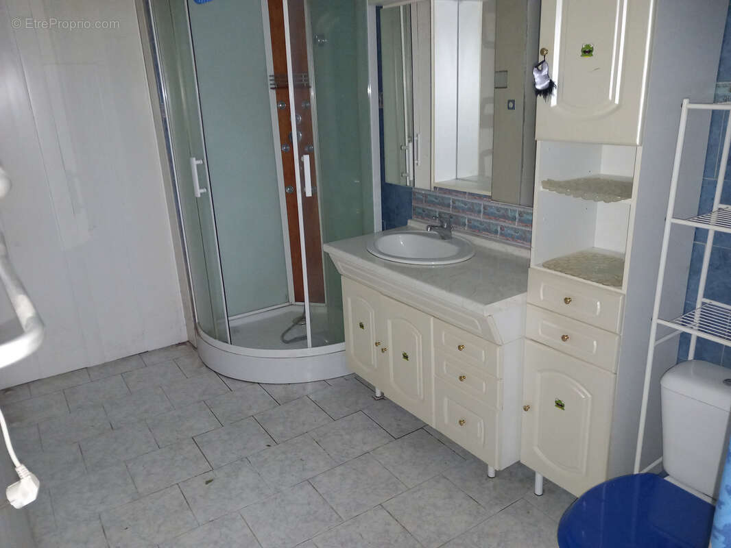 2 maisons à rafraîchir, dépendances, sur 1107m2 avec puits - photo 12