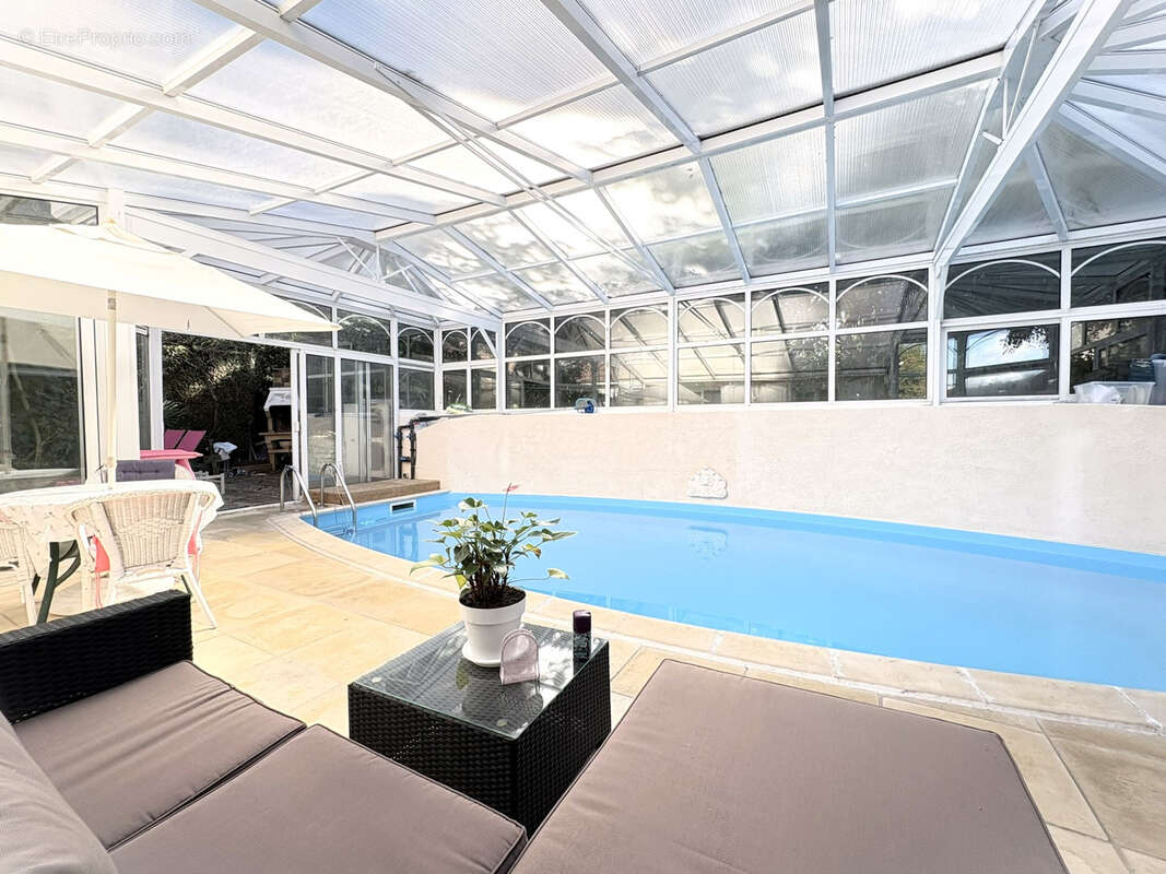 Maison à LA QUEUE-EN-BRIE