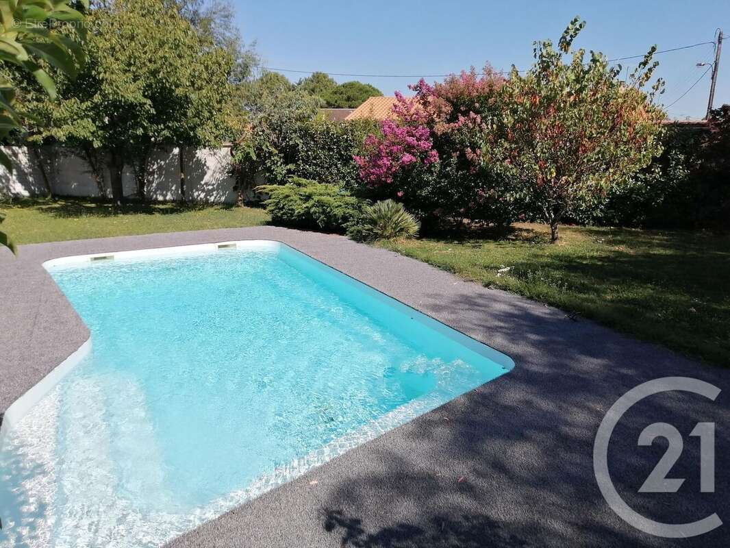 Maison à AMBARES-ET-LAGRAVE