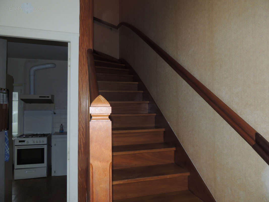 Maison à SAINT-MARTIN-DES-NOYERS