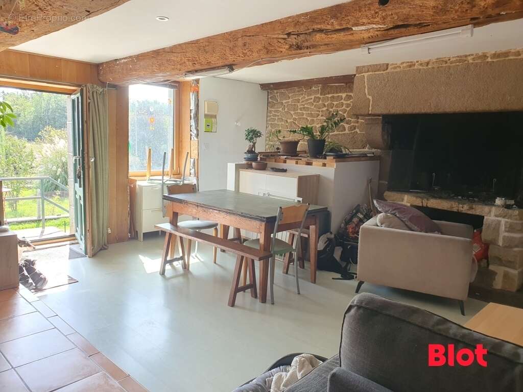 Maison à SAINT-MARC-LE-BLANC