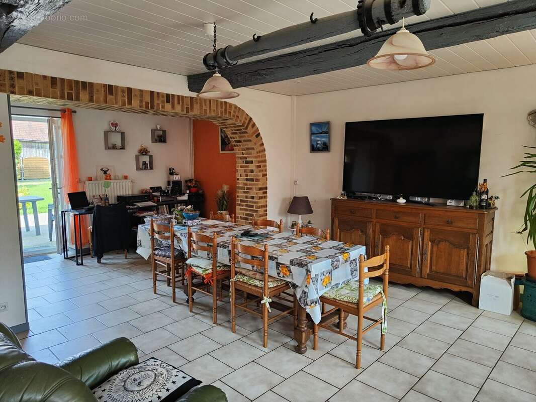 Maison à NEAUPHE-SOUS-ESSAI
