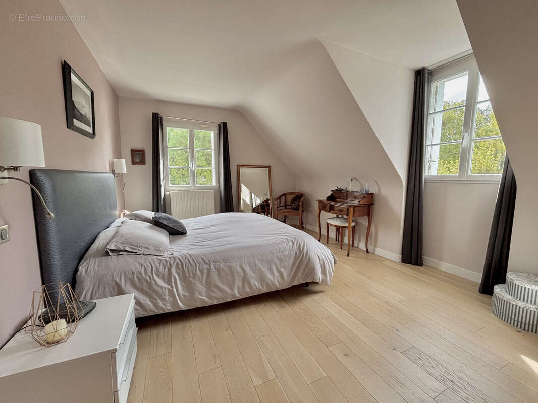 Maison à SAINT-CYR-SUR-LOIRE