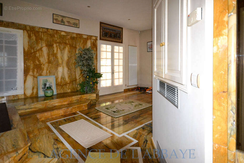 Maison à FONTCOUVERTE