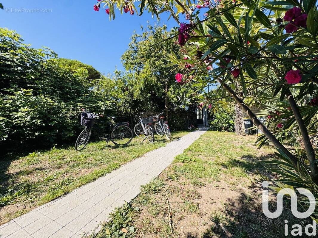 Photo 1 - Maison à LES PORTES-EN-RE