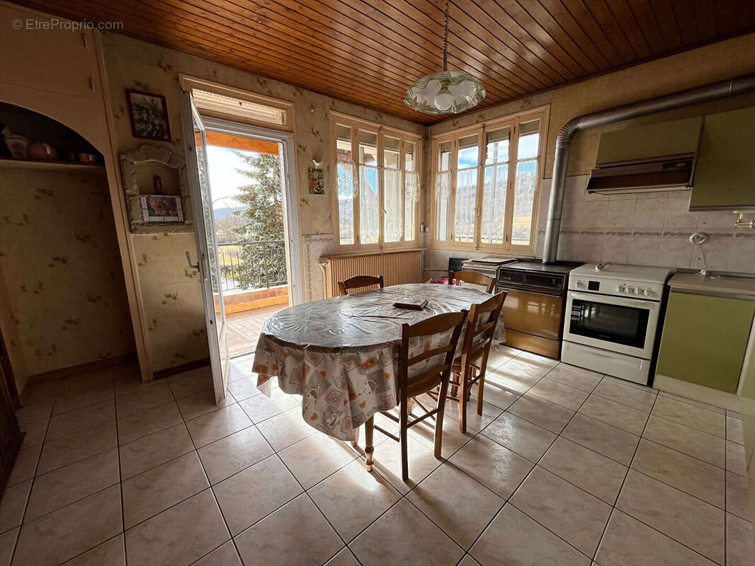 Maison à HAUTEVILLE-LOMPNES