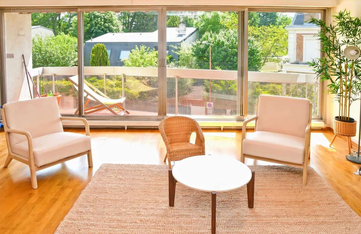 Appartement à LA CELLE-SAINT-CLOUD