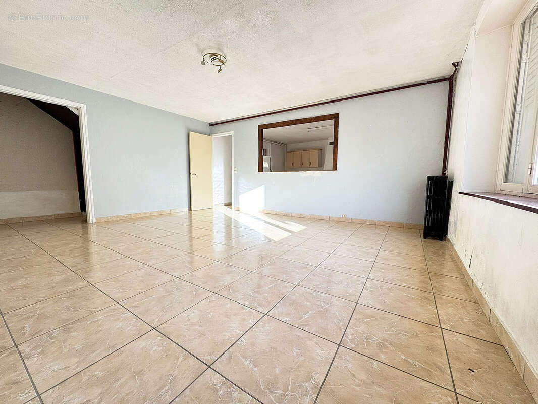 Gros potentiel : Maison à rénover - photo 11
