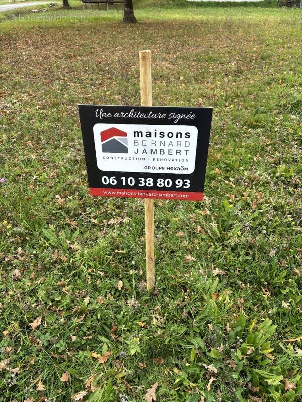 Terrain à VERNANTES