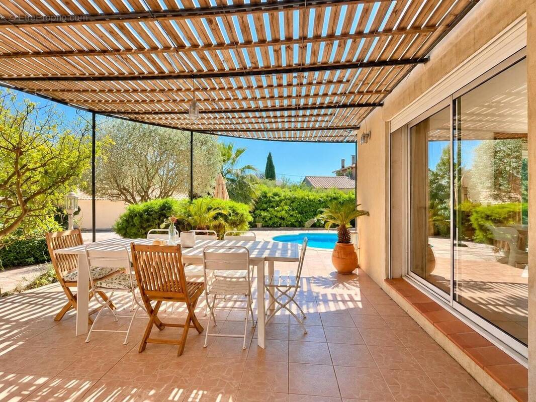 Photo 1 - Maison à CARQUEIRANNE