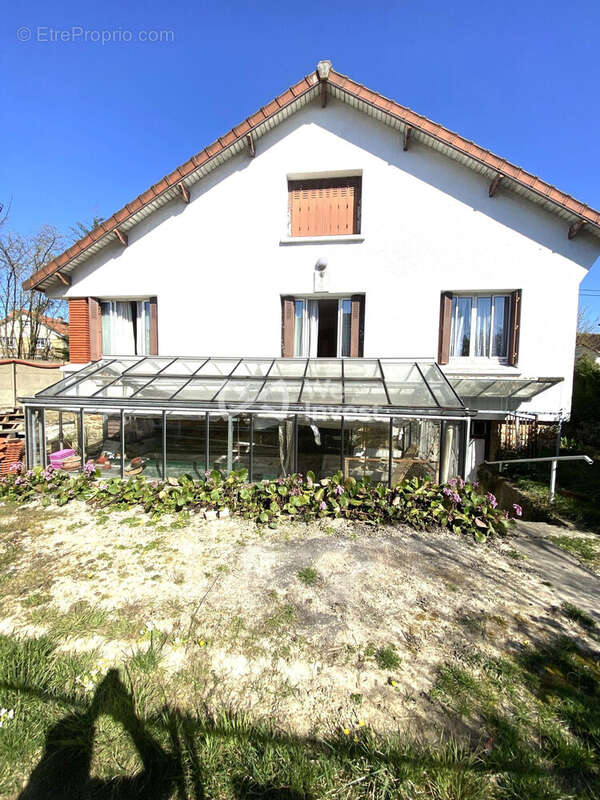 Maison à SAINTE-GENEVIEVE-DES-BOIS
