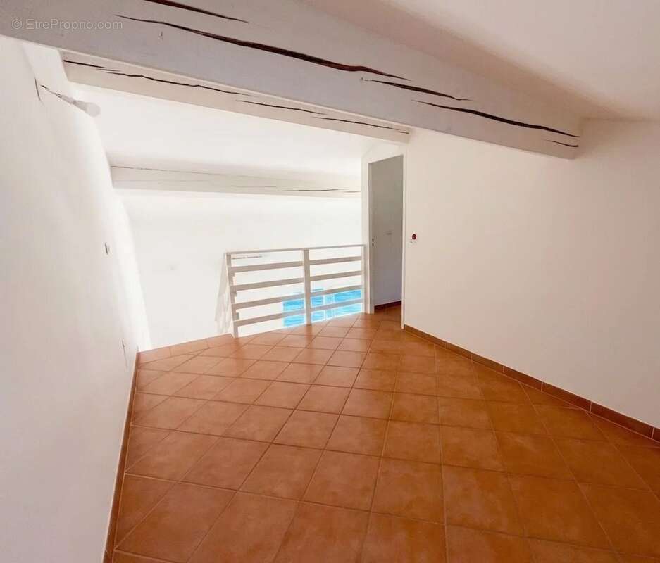 Maison - garéoult - photo 11