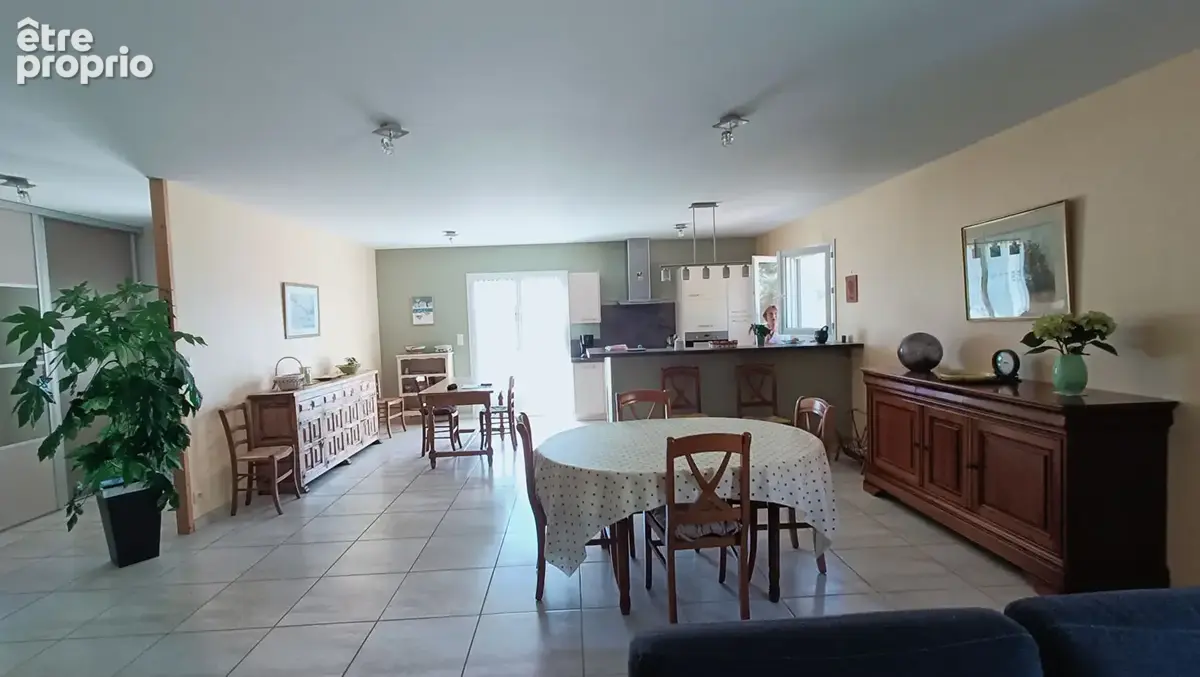 Maison Veyreau 5 pièces de plein pied / 127.50 m2 . - photo 2