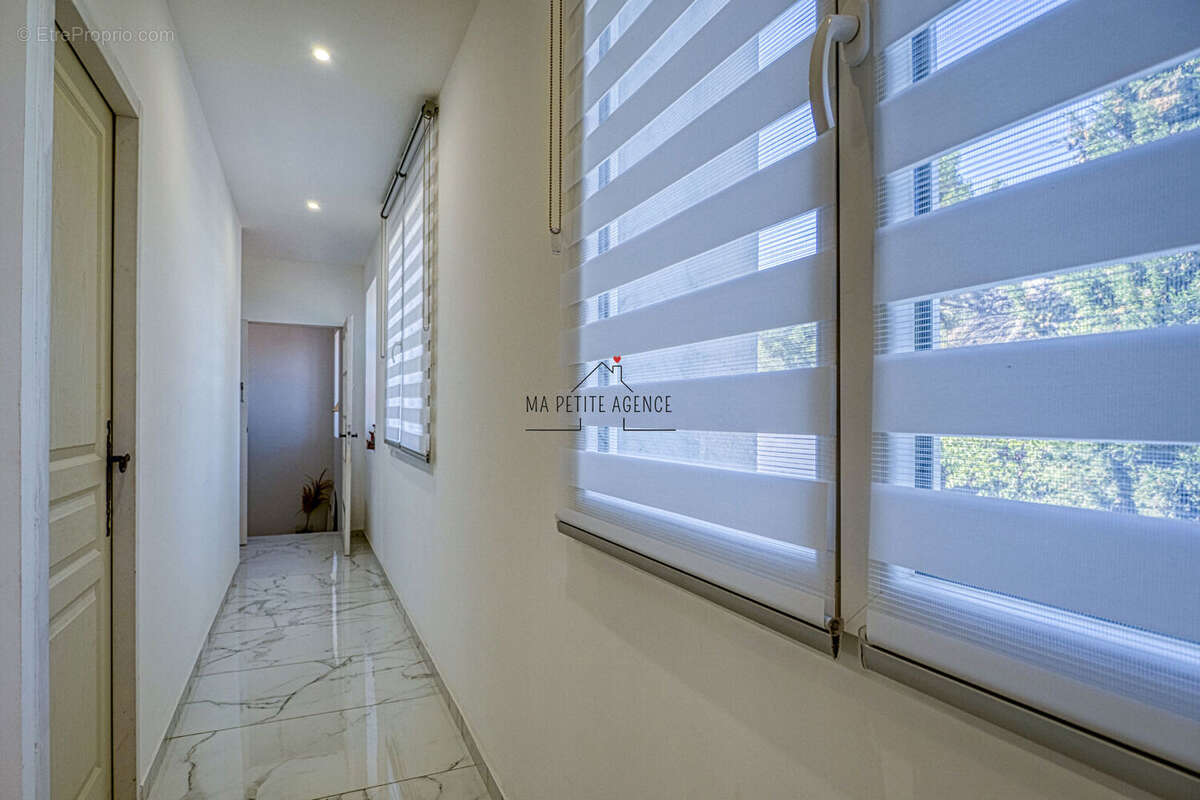 Appartement à LE ROVE