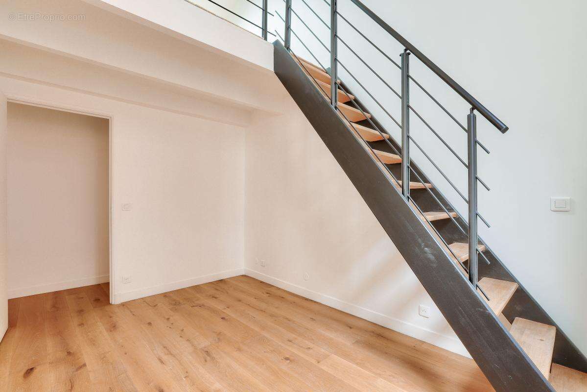 Commerce à PARIS-20E