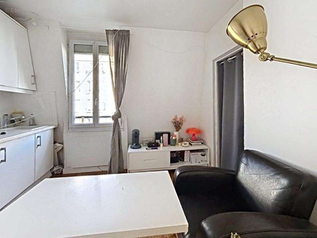 PARIS 12 Michel Bizot  Dernier étage avec ascenseur ? 2 pièces lumineux ? Cave ? Idéal premier achat ou investissement - photo 5