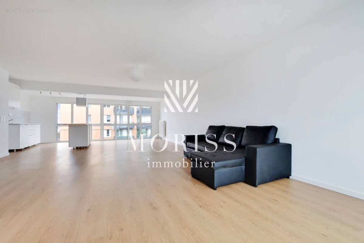 Appartement à LES LILAS