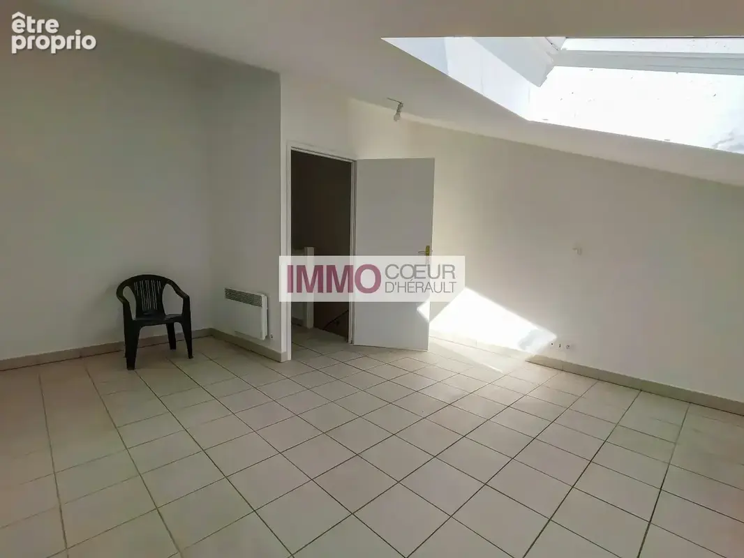 COUP DE CUR - Maison de Village T3 Rénovée (2015) - Grande Terrasse 36m² - Jardinet 30 m² - Garage 80m² - photo 9