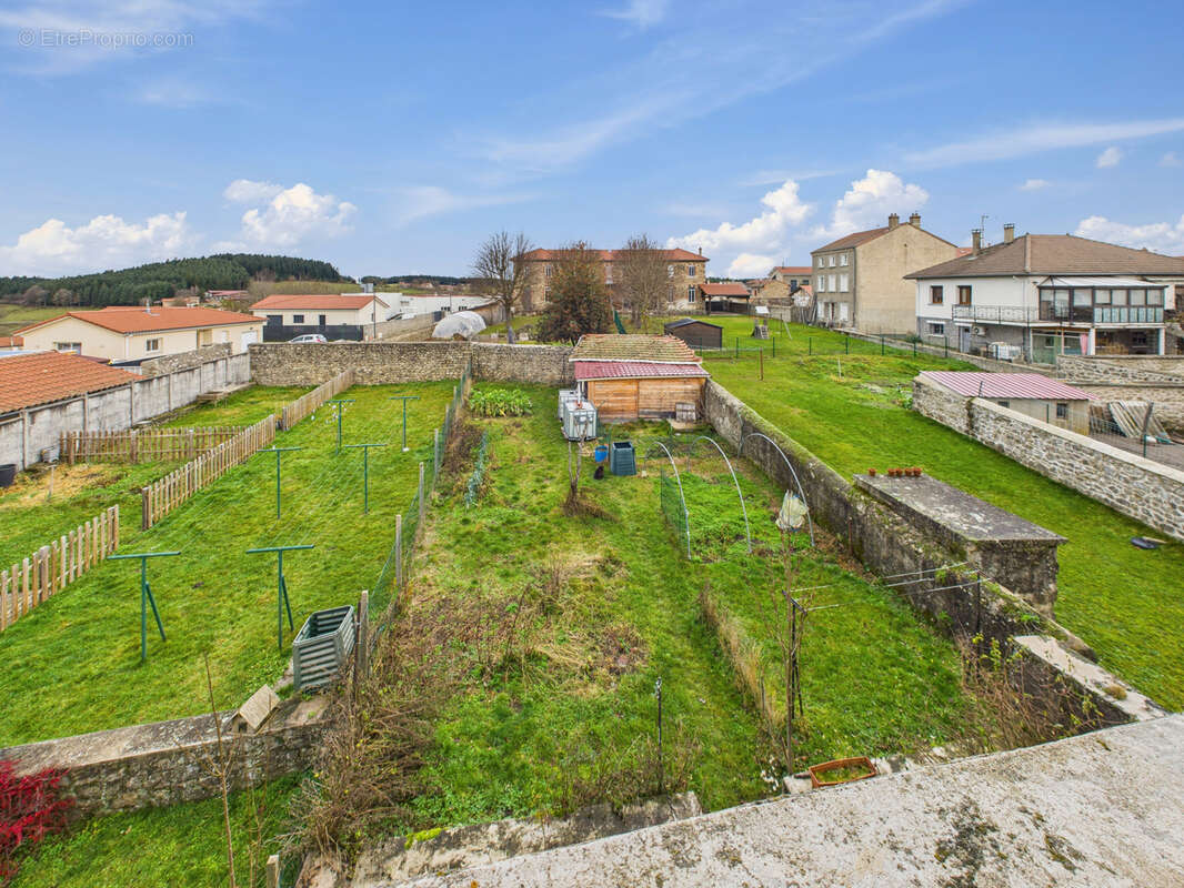 Appartement à JONZIEUX
