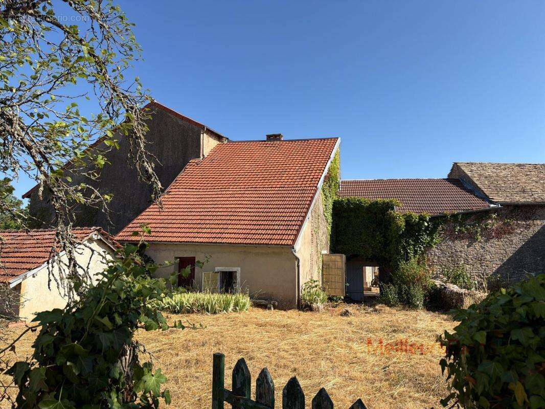 Ferme 122 m² à réhabiliter à Vevy avec terrain de 2 709 m² et dépendances - photo 8