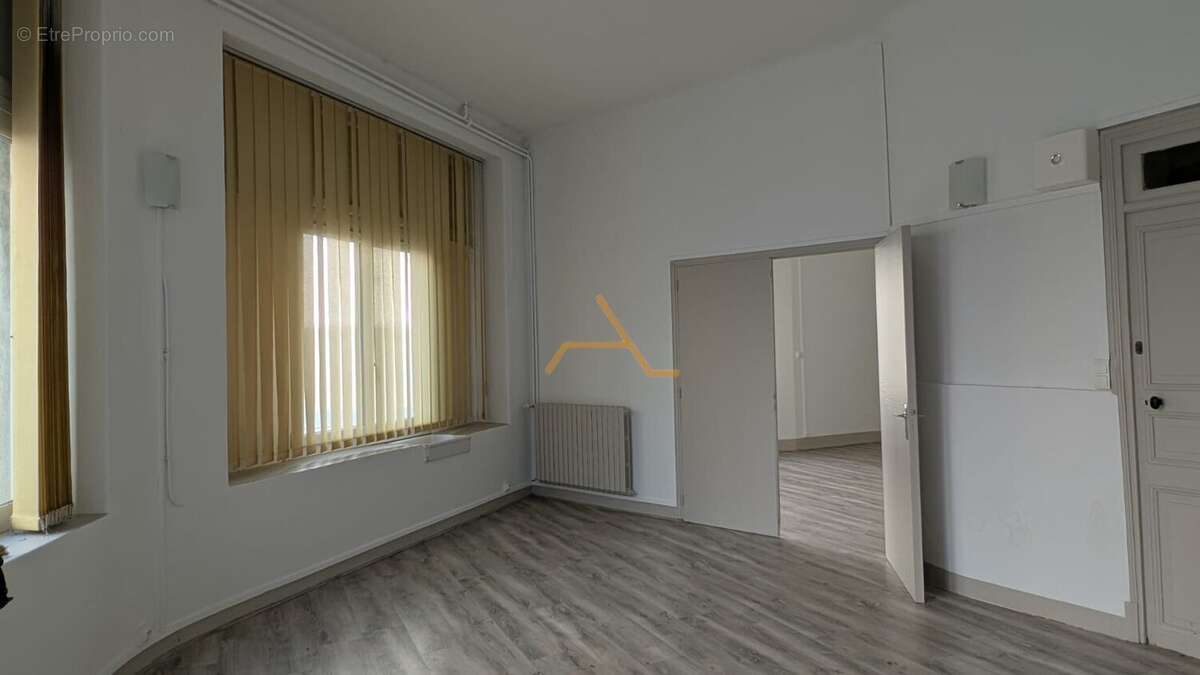 Bourdeaux immeuble comprenant 4 appartements - photo 3