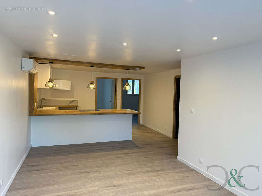 Appartement à BORMES-LES-MIMOSAS