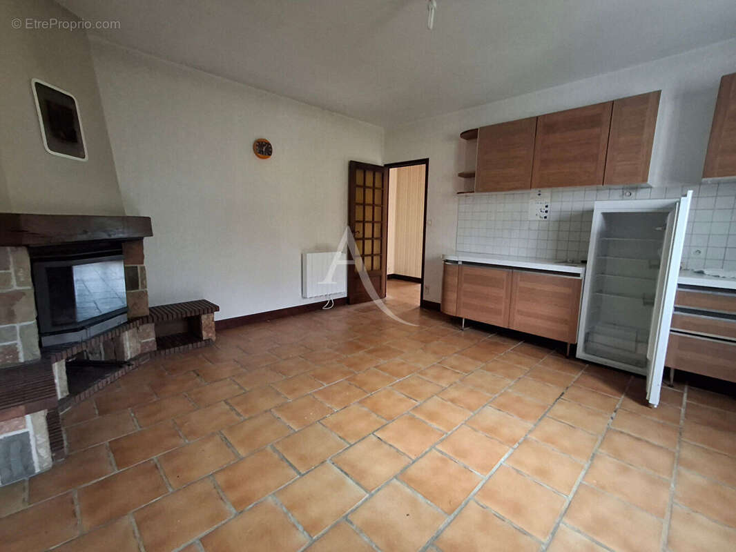 Maison à FONTCOUVERTE