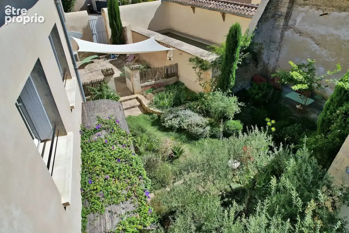 Maison de village avec jardin, bassin de nage et dépendance... - photo 18
