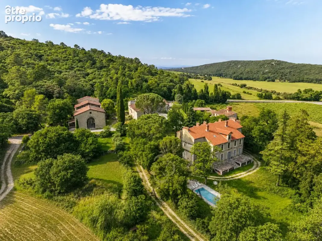 Domaine de caractère du XVIIe siècle sur 6.5 hectares avec près de 3 000 m² bâtis - photo 20