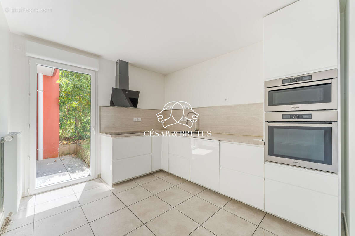Appartement à MEYZIEU