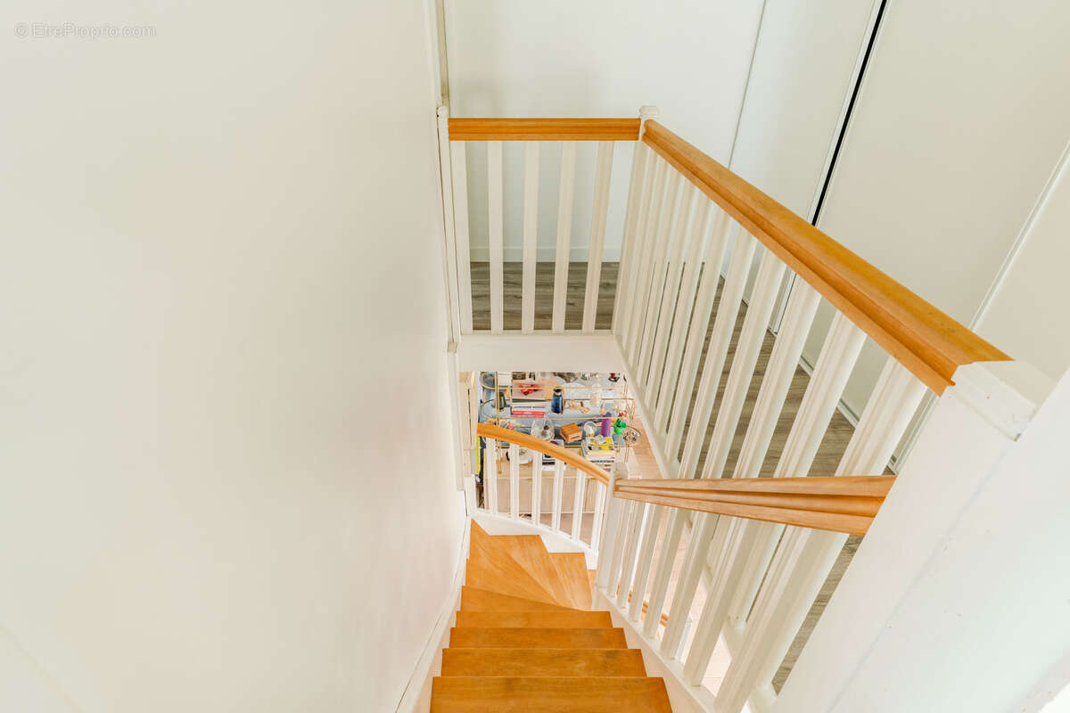 Appartement à LA GARENNE-COLOMBES