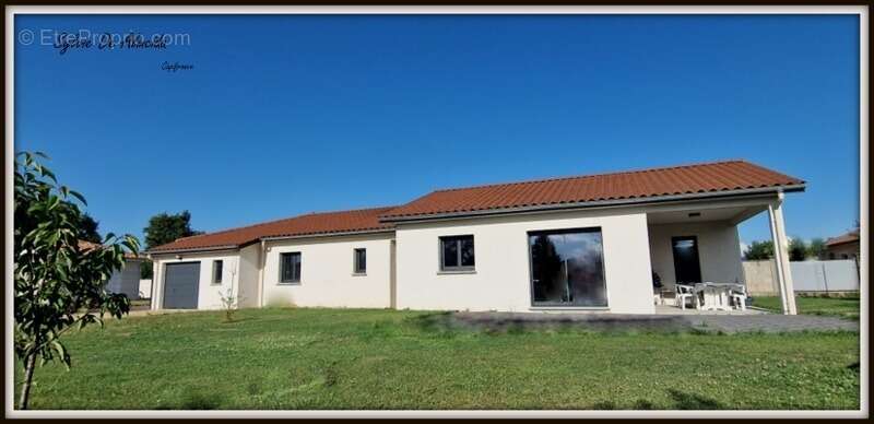 Maison à BAGE-LA-VILLE