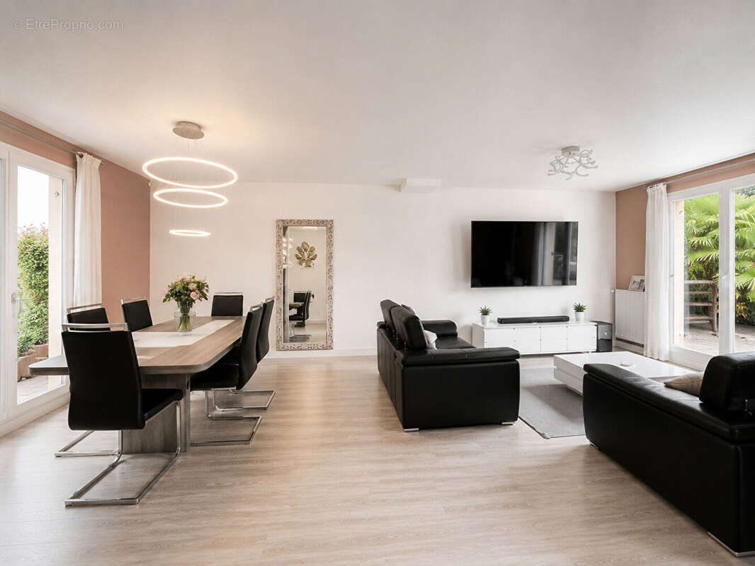 Maison à VIGNEUX-SUR-SEINE