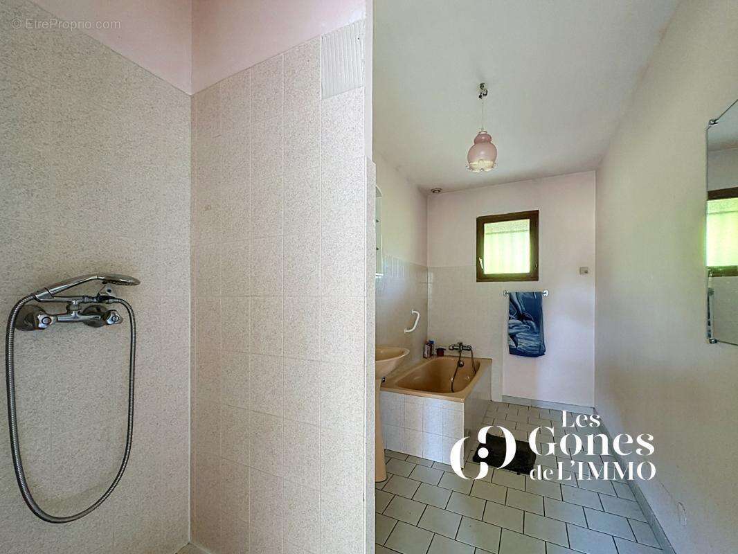 Brindas - Maison T4  de Plain pied - 960 m2 de terrain - gar - photo 12
