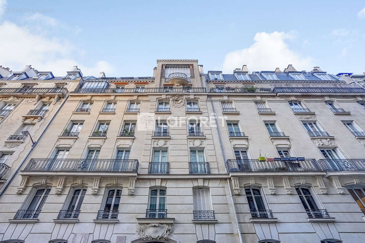 Appartement à PARIS-14E