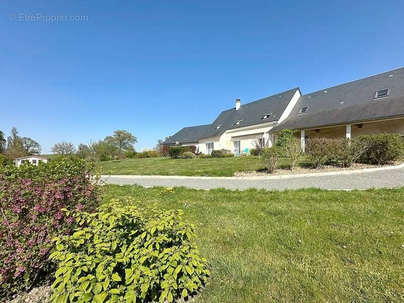 Maison à BEAUMONT-LA-RONCE