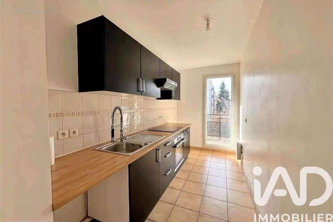 Photo 2 - Appartement à COMBS-LA-VILLE