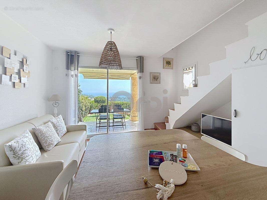 Appartement à LES ISSAMBRES