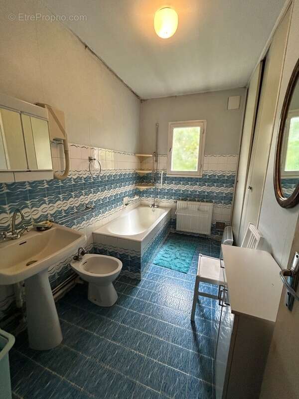 Maison à LUSSAC-LES-EGLISES