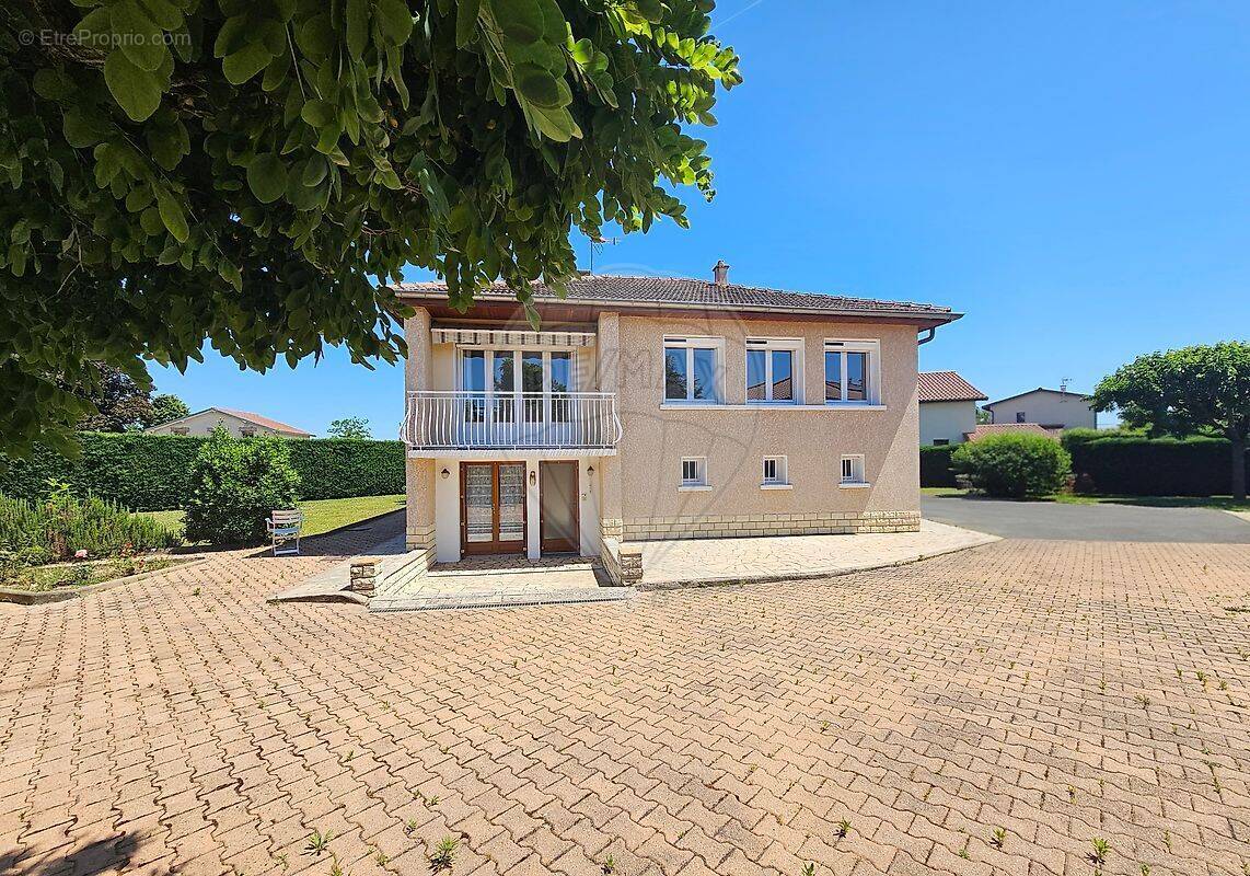 Maison à CHAZAY-D'AZERGUES