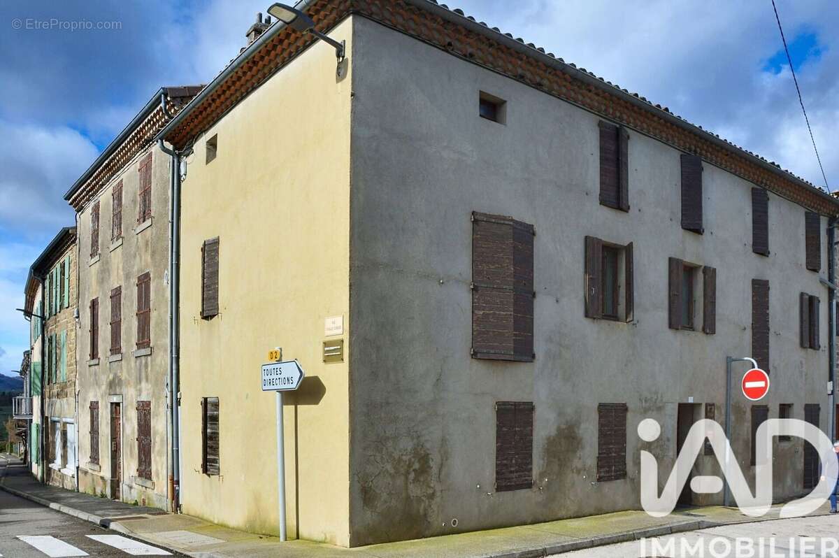 Photo 3 - Appartement à VERNOUX-EN-VIVARAIS