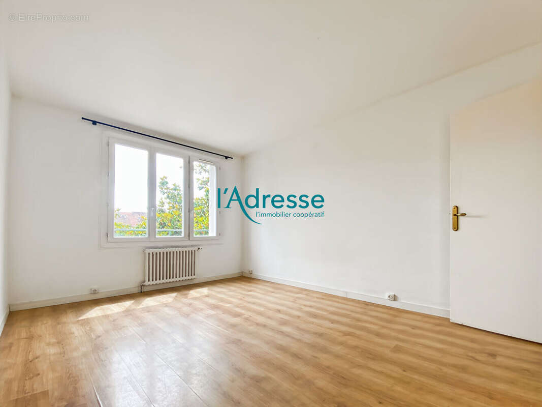 Appartement à LES MUREAUX