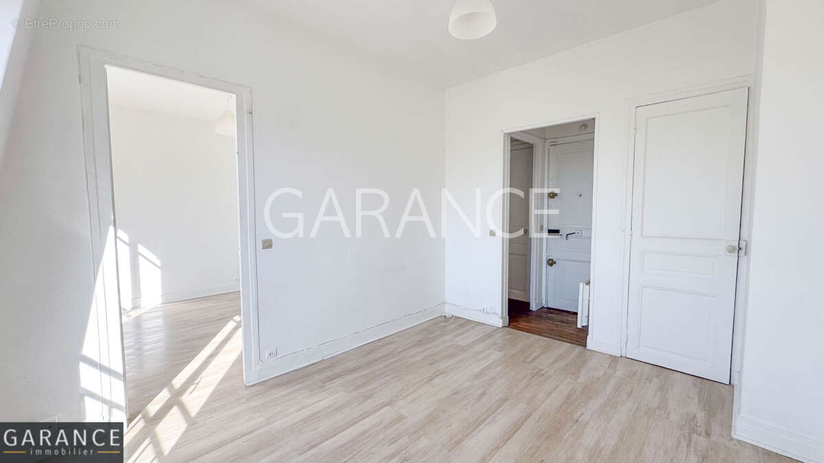 Appartement à PARIS-14E