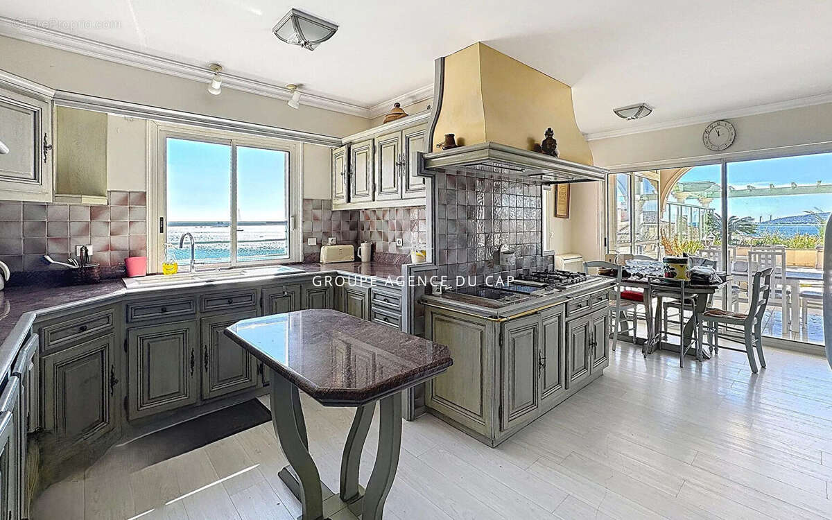 Appartement à FREJUS