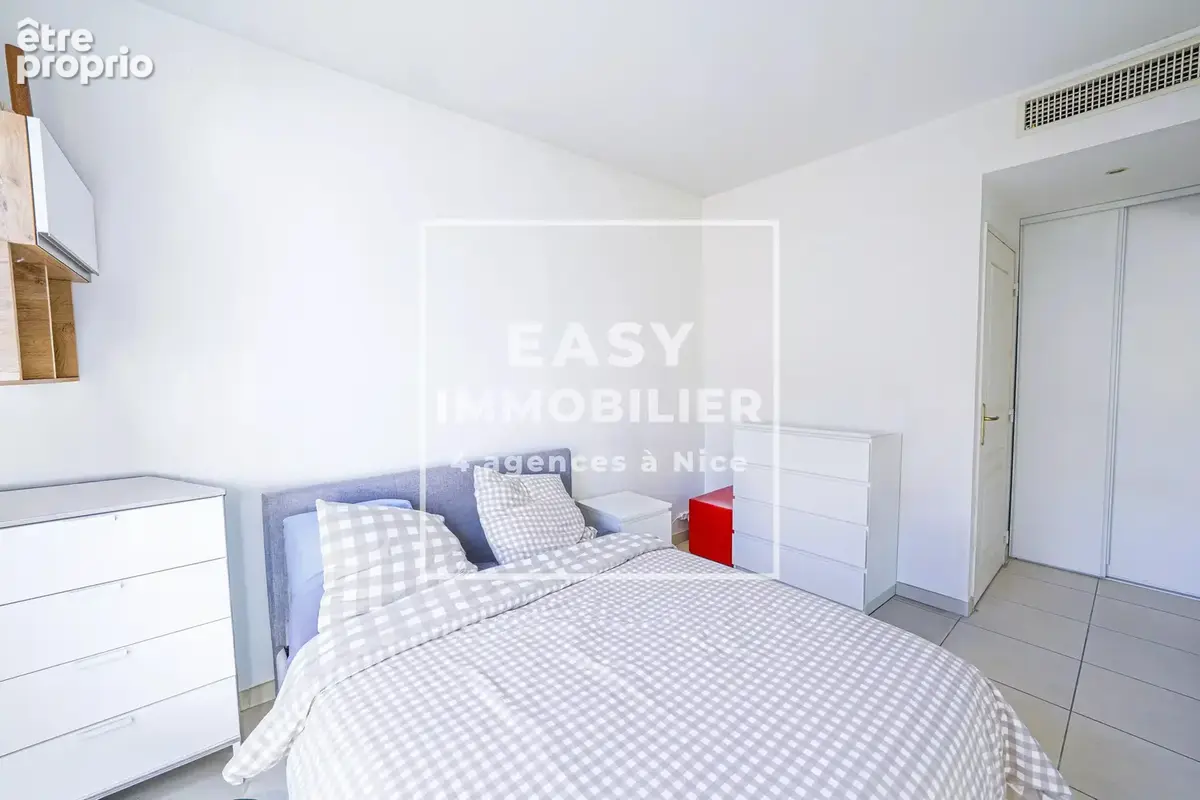 Appartement 3 pièces 70 m² à vendre à Nice (06300) - photo 2