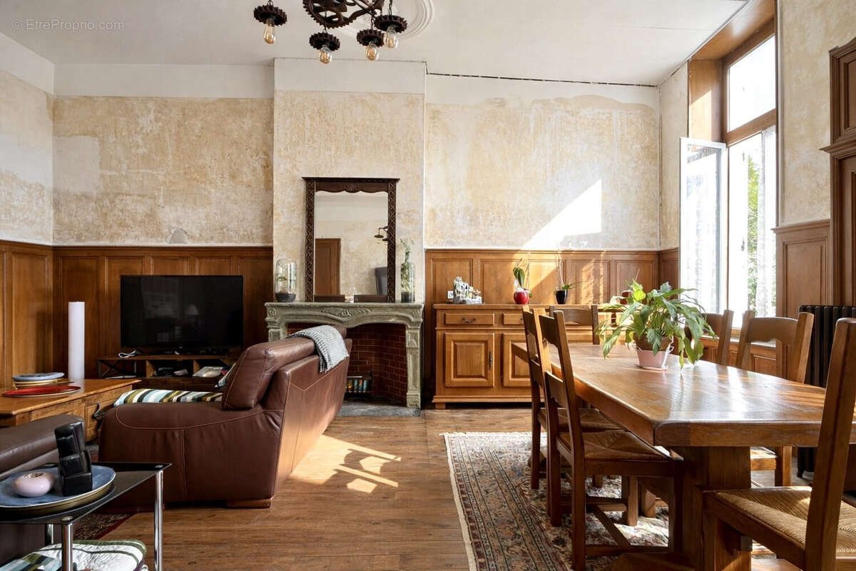 Maison 208 m² à Gannat  - photo 2