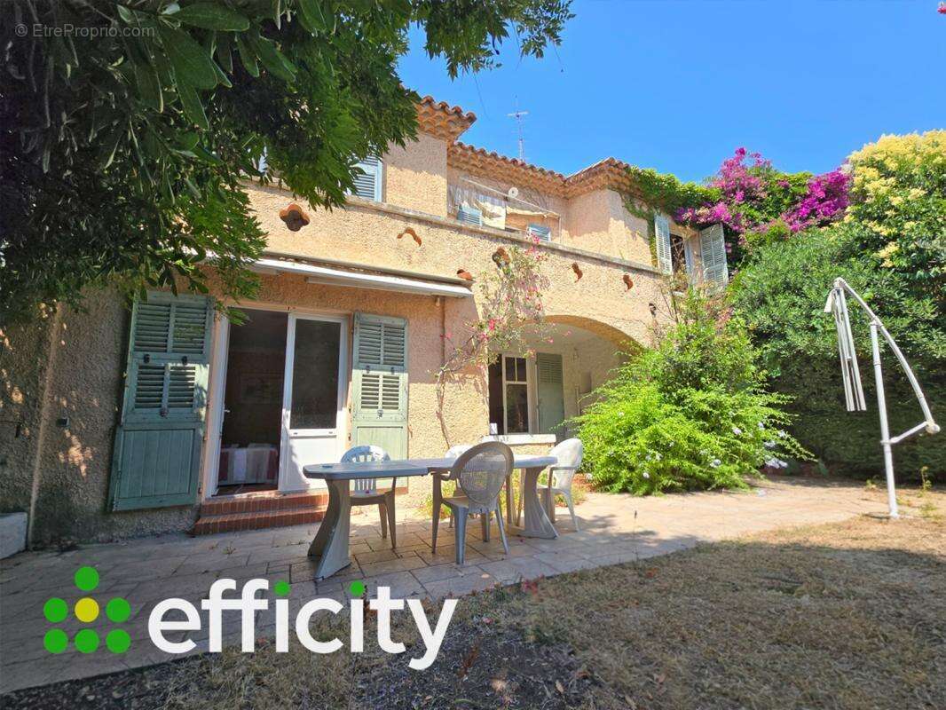 Maison 192 m² à Saint-Raphael  - photo 3
