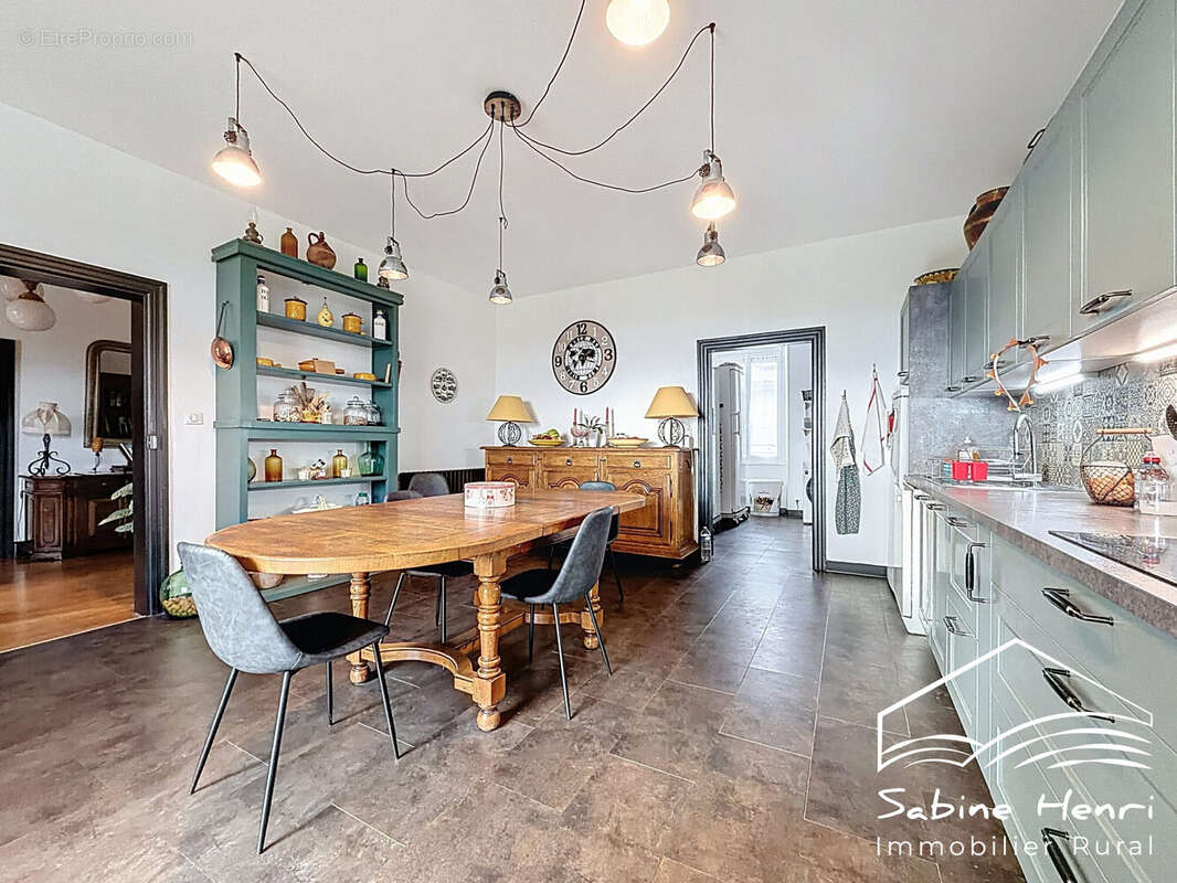 Maison à MIRANDOL-BOURGNOUNAC