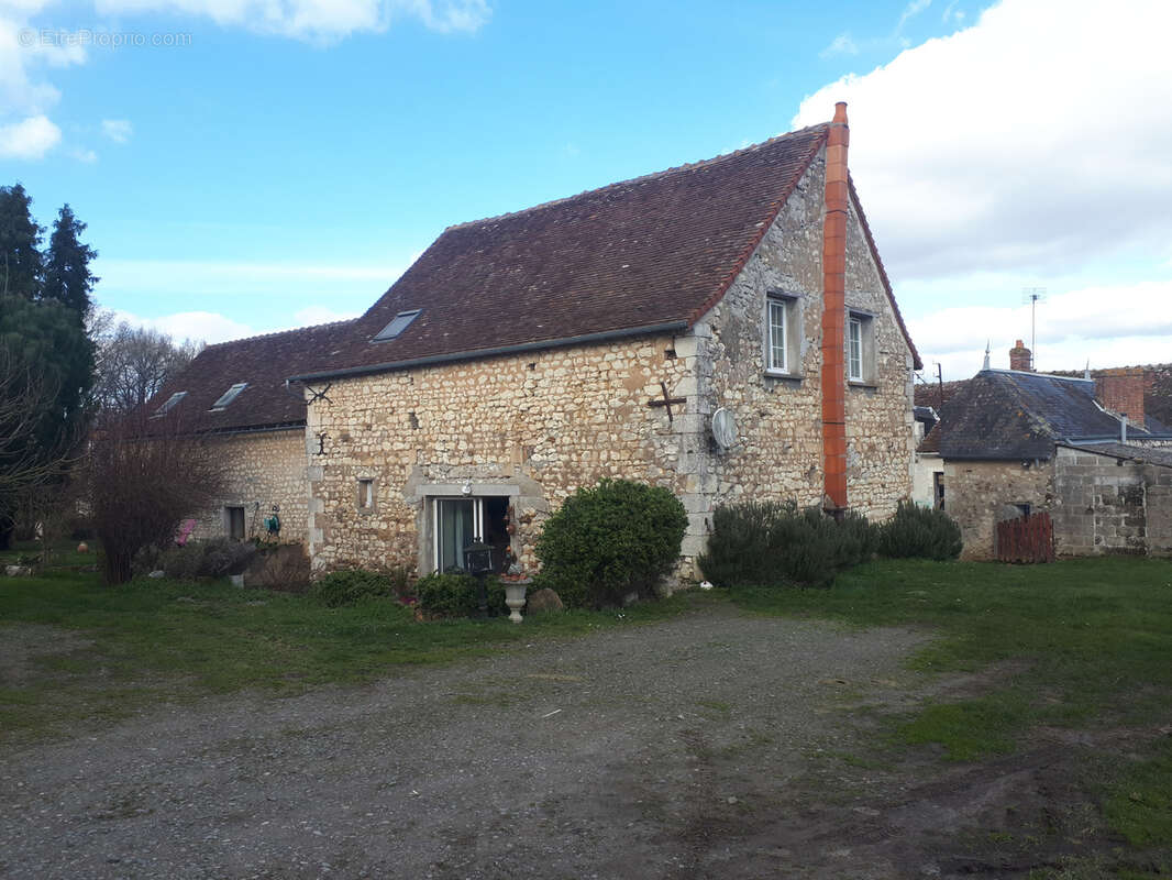 Maison à VAUX-SUR-VIENNE