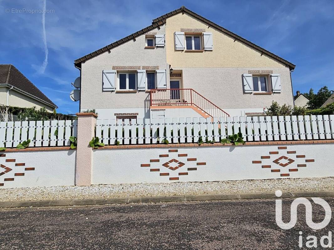 Photo 1 - Maison à FONTAINE-LA-GAILLARDE